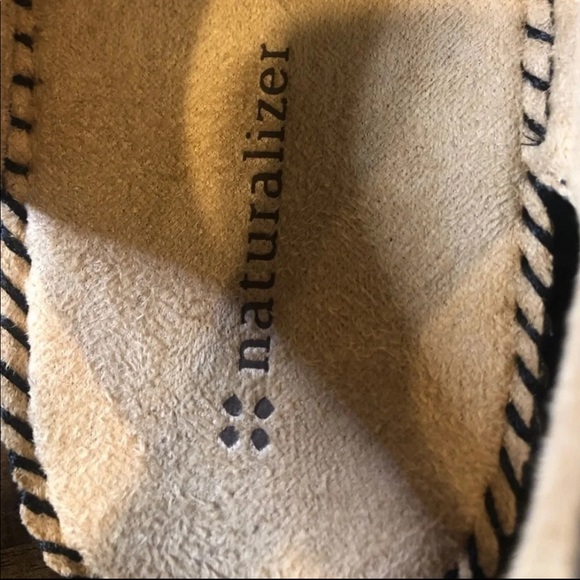 Naturalizer Scout Wide Sandals - Picture 9 of 9